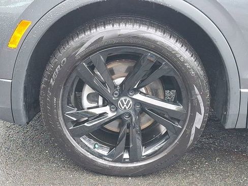 Certified 2023 Volkswagen Tiguan SE R-Line AWD/4WD image 28
