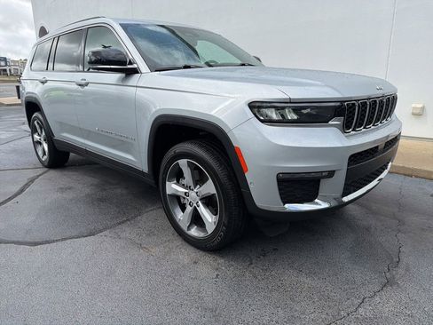Certified 2025 Jeep Grand Cherokee L Limited w/ Luxury Tech Group II AWD/4WD image 2