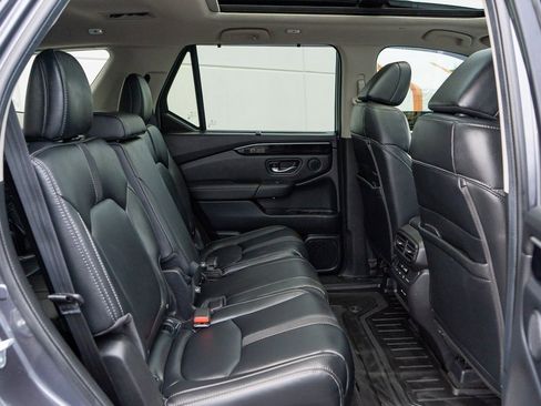 Used 2024 Honda Pilot Touring image 21