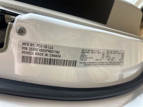 Certified 2023 Chrysler Pacifica Touring-L FWD image 5