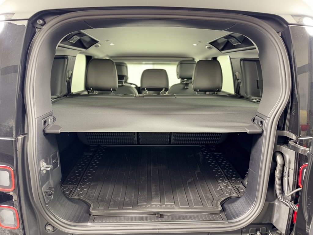 New 2026 Land Rover Defender 110 S AWD/4WD image 28
