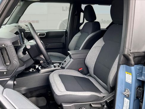 Used 2025 Ford Bronco Big Bend w/ Black Appearance Package image 11