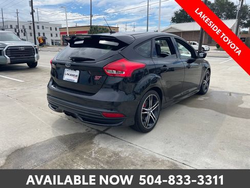 Used 2018 Ford Focus ST FWD image 5
