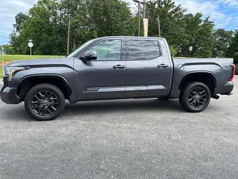 Used 2023 Toyota Tundra Platinum AWD/4WD image 6