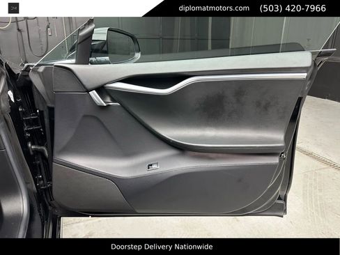 Used 2012 Tesla Model S Signature Performance image 23