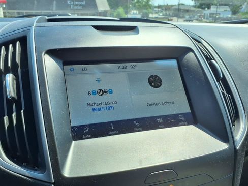 Used 2020 Ford Edge SE AWD/4WD image 7