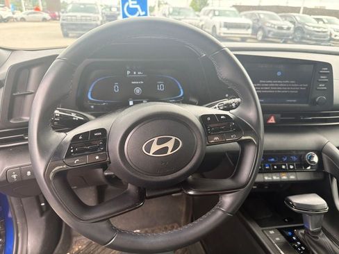 Used 2025 Hyundai Elantra Sport FWD image 13