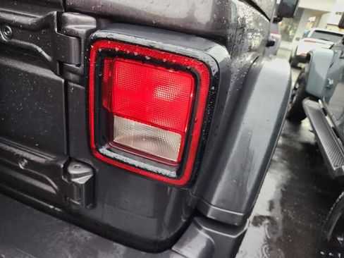 Used 2025 Jeep Wrangler Unlimited Sport S 4xe AWD/4WD image 5