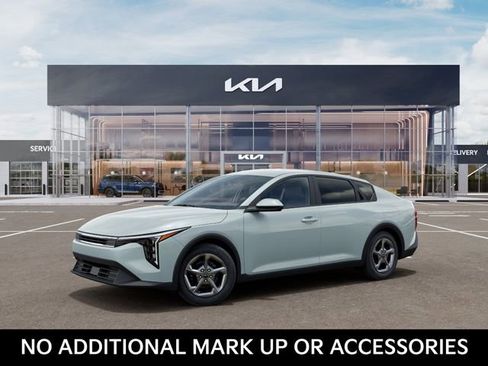 New 2026 Kia K4 LXS image 3