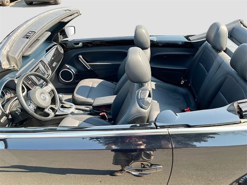 Used 2019 Volkswagen Beetle 2.0T S image 31