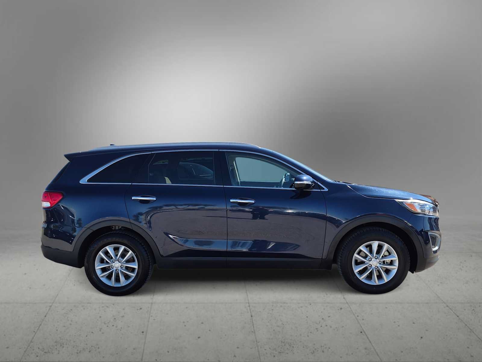 Used 2018 Kia Sorento FWD image 9