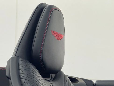 Used 2023 Aston Martin DB11 Volante image 58