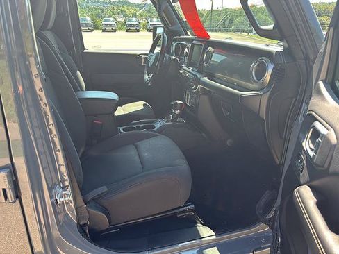 Used 2020 Jeep Wrangler Unlimited Sahara AWD/4WD image 20