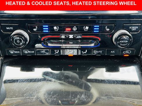 Used 2023 Jeep Grand Cherokee L Limited w/ Luxury Tech Group II image 7