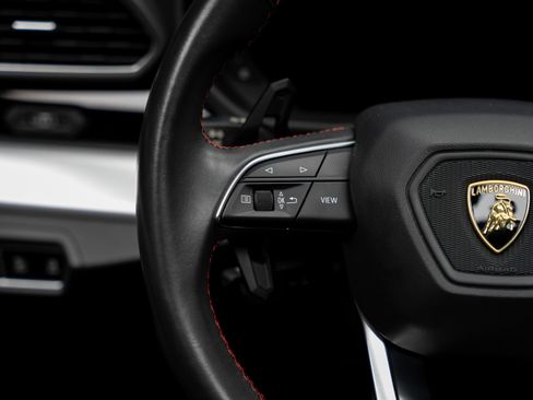 Used 2019 Lamborghini Urus AWD/4WD image 44