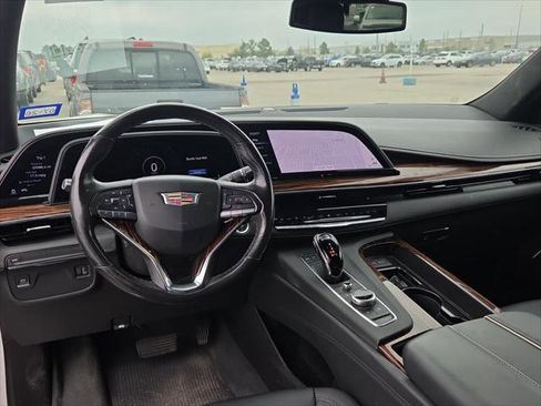 Used 2021 Cadillac Escalade Luxury image 24