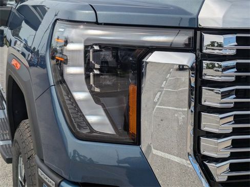 New 2026 GMC Sierra 3500 Denali w/ Denali Reserve Package image 9