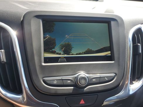 Used 2019 Chevrolet Equinox LT w/ Driver Convenience Package FWD image 18