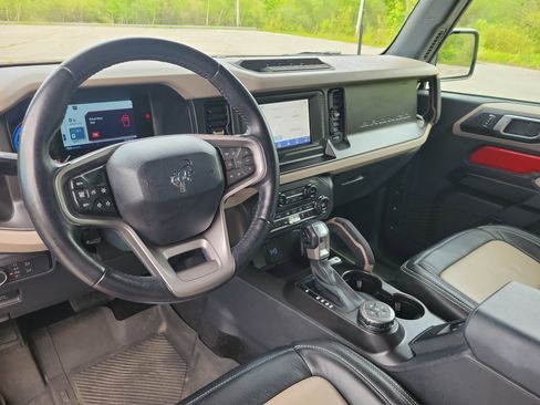 Used 2021 Ford Bronco Big Bend w/ Sasquatch Package AWD/4WD image 18