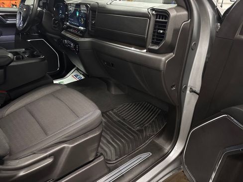 Used 2024 Chevrolet Silverado 1500 LT image 17