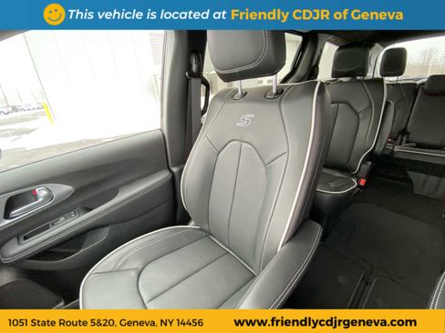 New 2026 Chrysler Pacifica Limited w/ S Appearance Package image 11