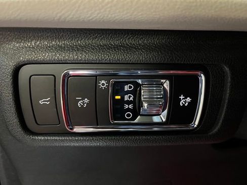 Used 2025 Lincoln Corsair Reserve AWD/4WD image 17