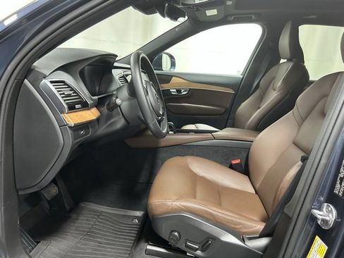 Used 2024 Volvo XC90 B5 Plus w/ Protection Package Premier image 7