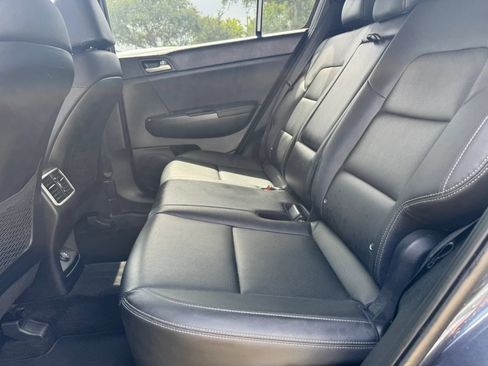 Used 2020 Kia Sportage S FWD image 11