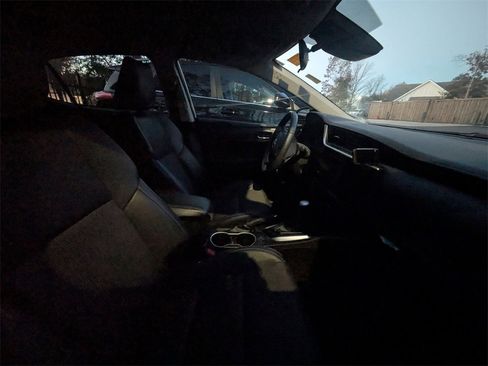 Used 2018 Toyota Corolla SE image 10