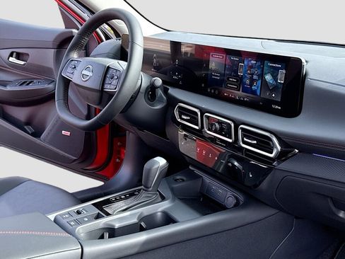 New 2026 Nissan Sentra SR w/ SR Premium Package image 5