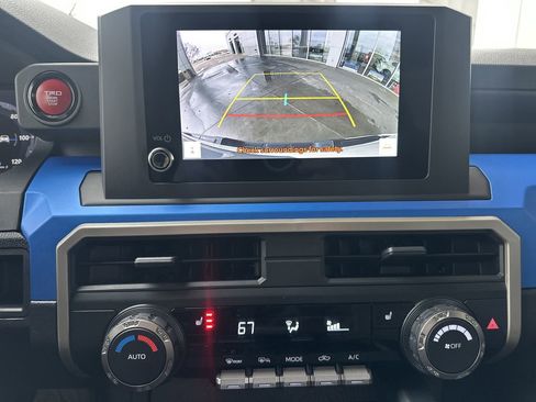 Certified 2025 Toyota Tacoma TRD Off-Road AWD/4WD image 34