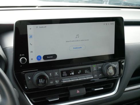 Used 2025 Toyota Grand Highlander AWD image 22