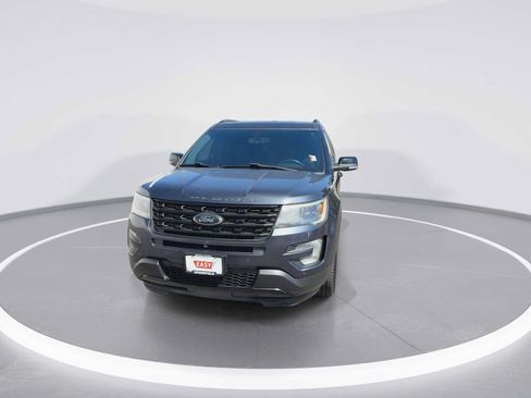 Used 2017 Ford Explorer Sport w/ Equipment Group 401A AWD/4WD image 3