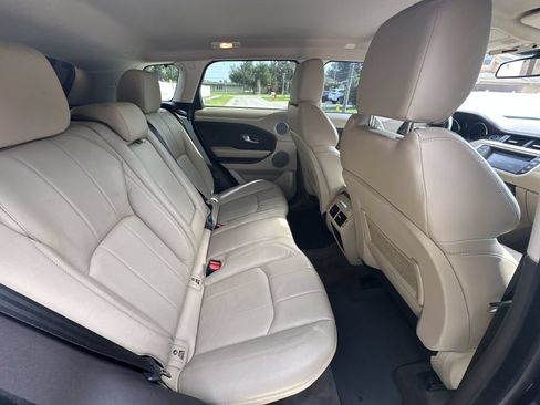 Used 2019 Land Rover Range Rover Evoque SE AWD/4WD image 11