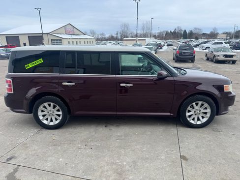 Used 2011 Ford Flex SEL w/ Convenience Pkg image 4