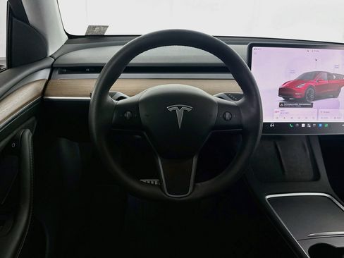 Used 2023 Tesla Model Y Performance AWD/4WD image 16