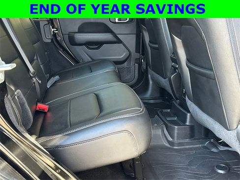 Used 2022 Jeep Wrangler Unlimited Sahara w/ Cold Weather Group image 15