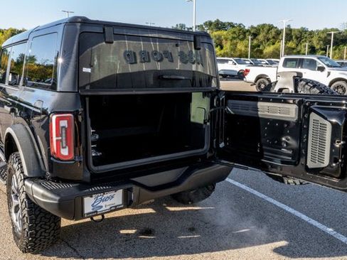 New 2025 Ford Bronco Badlands image 5