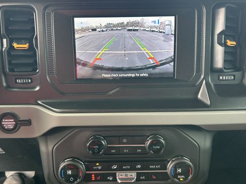 Used 2023 Ford Bronco Badlands image 30