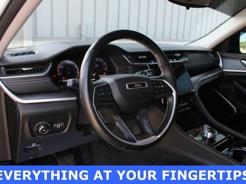 Used 2021 Jeep Grand Cherokee L Limited AWD/4WD image 2
