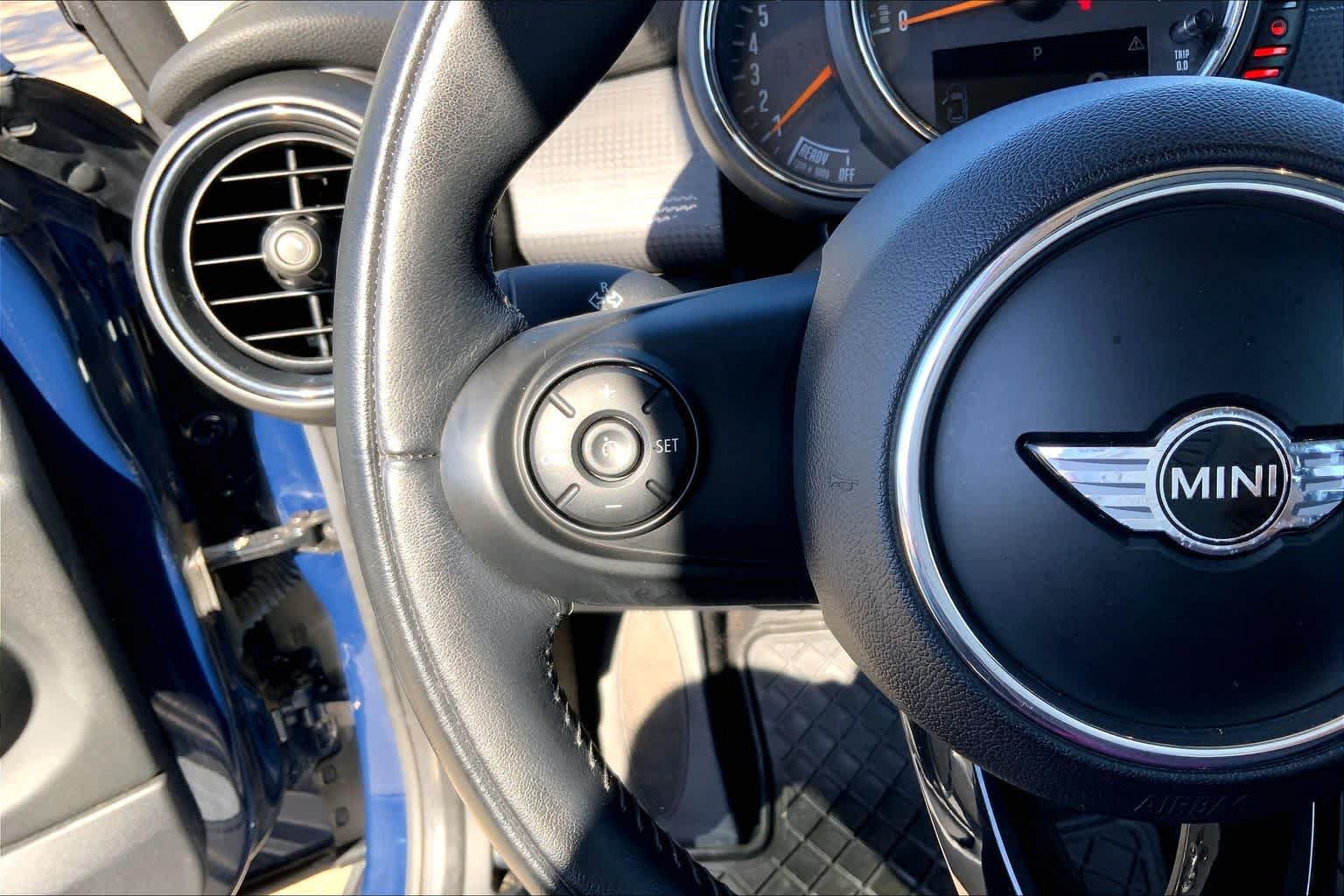 Used 2016 MINI Cooper 2-Door Hardtop FWD image 22