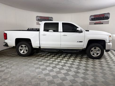 Used 2018 Chevrolet Silverado 1500 LT w/ Texas Edition AWD/4WD image 2