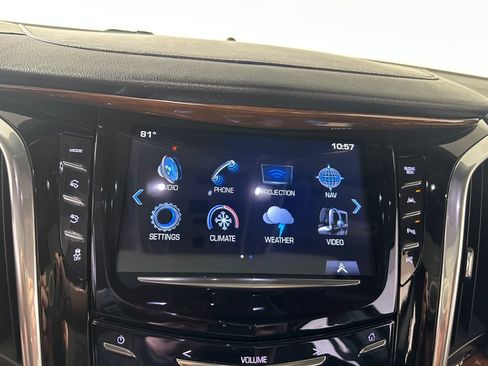 Used 2018 Cadillac Escalade Luxury w/ LPO, Radiant Package AWD/4WD image 36
