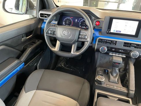 Used 2025 Toyota Tacoma TRD Off-Road image 33