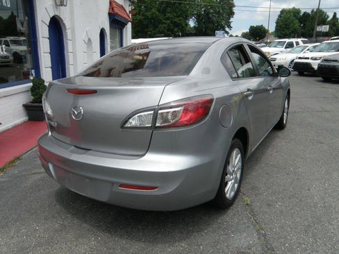 Used 2013 MAZDA MAZDA3 i Touring image 2