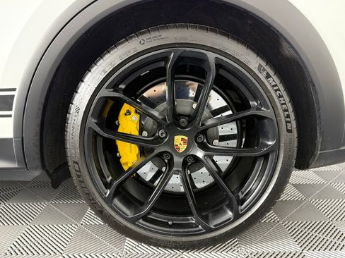 Certified 2022 Porsche Cayenne Turbo GT AWD/4WD image 15