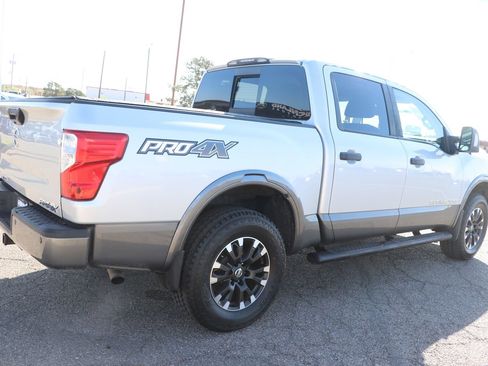 Used 2019 Nissan Titan PRO-4X w/ Pro-4x Convenience Package image 7