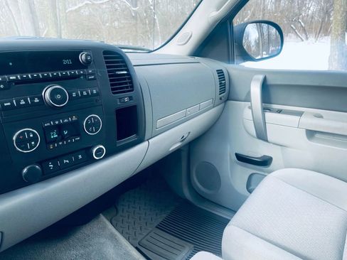 Used 2010 GMC Sierra 1500 SLE w/ Power Pack Plus image 22