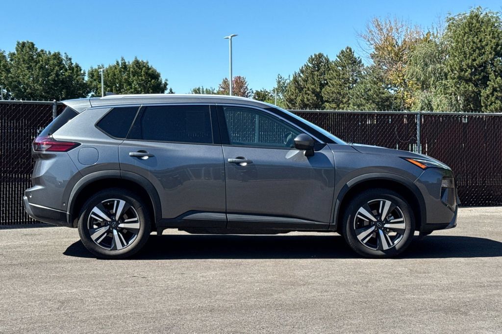 Used 2026 Nissan Rogue SL AWD/4WD image 3
