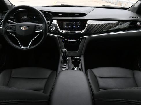 Used 2024 Cadillac XT6 Premium Luxury w/ LPO, Floor Liner Package FWD image 7